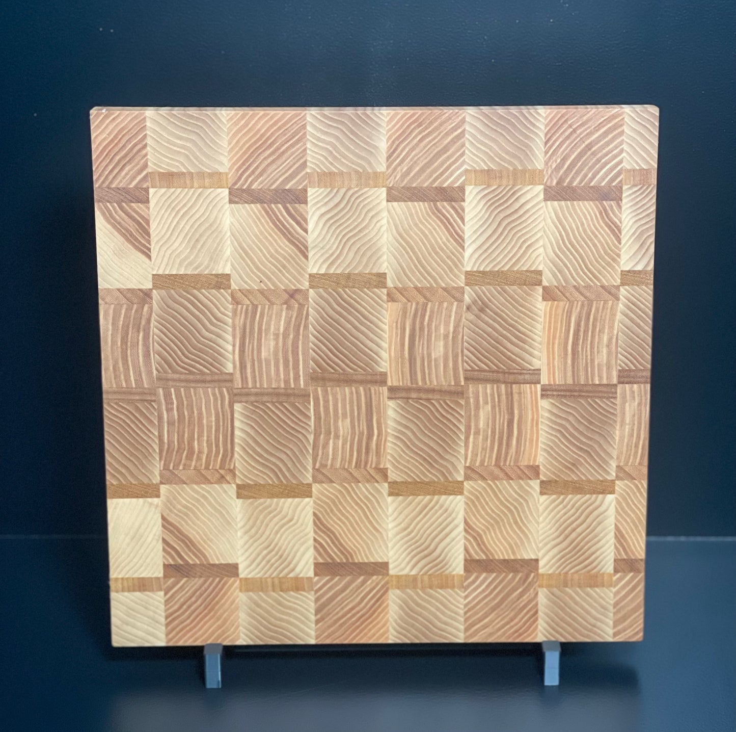 Sztorcowa deska do krojenia z jesionu i movingui