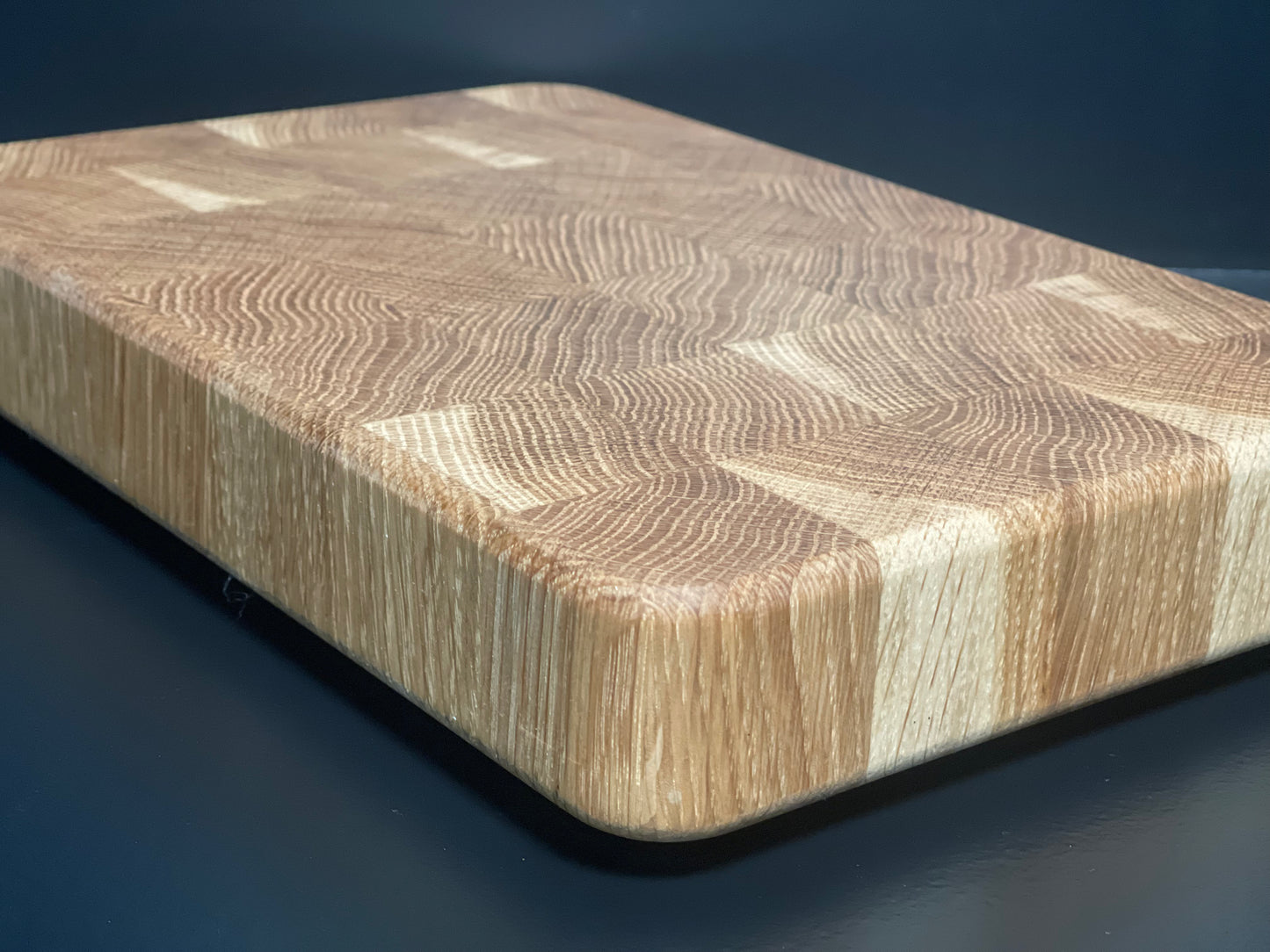 Sztorcowa deska do krojenia z dębu