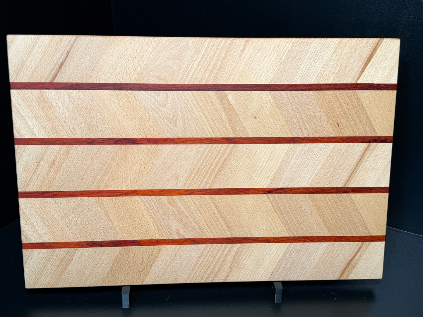 Deska do krojenia/serwowania z Buku i Paduku, wzór jodełka